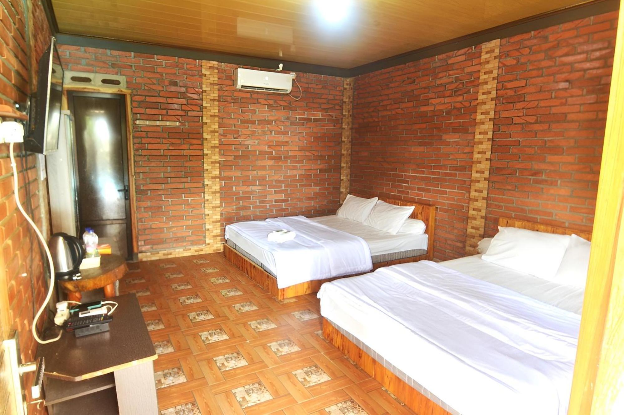 Villa Kopiori Yogyakarta Exterior photo