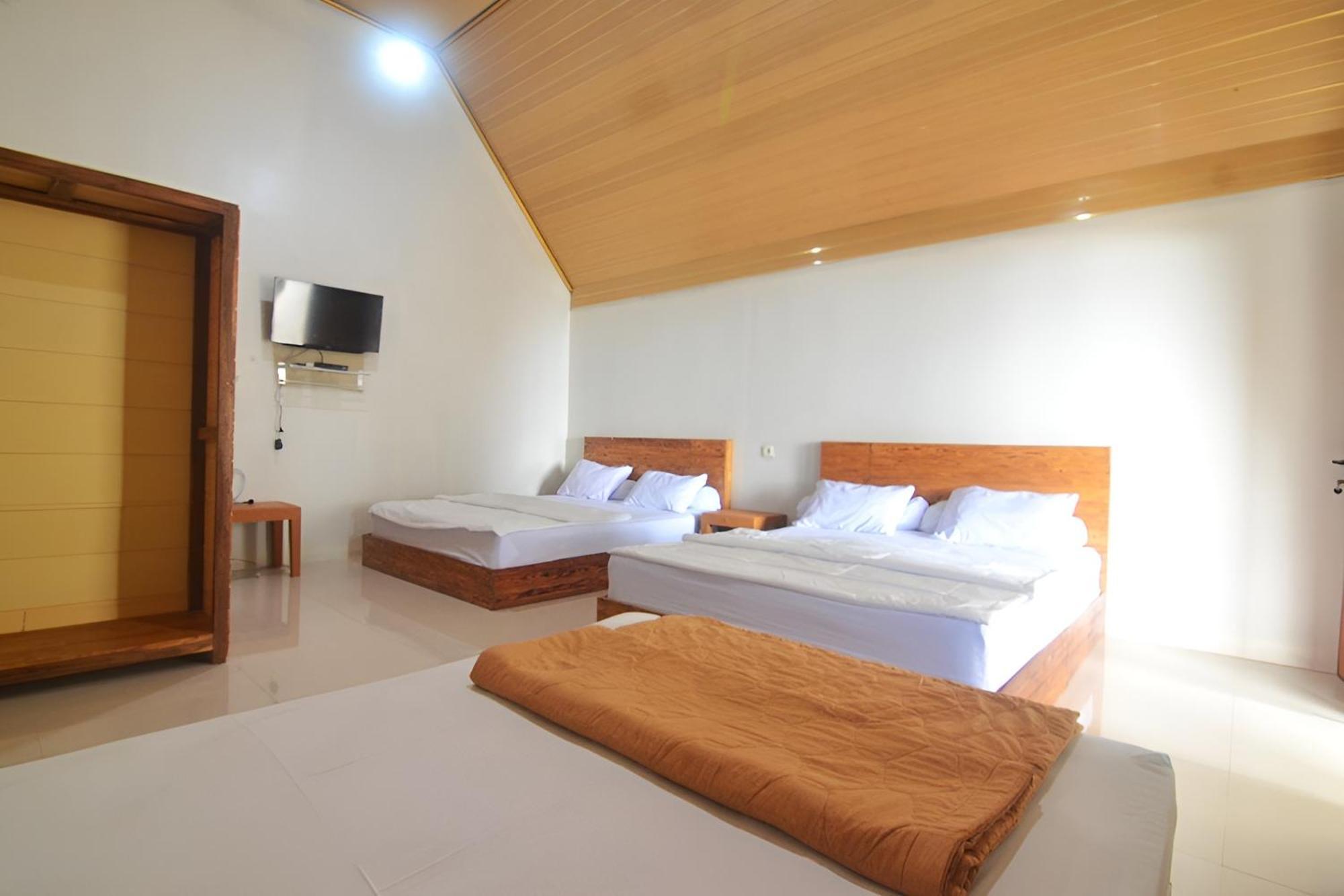 Villa Kopiori Yogyakarta Exterior photo